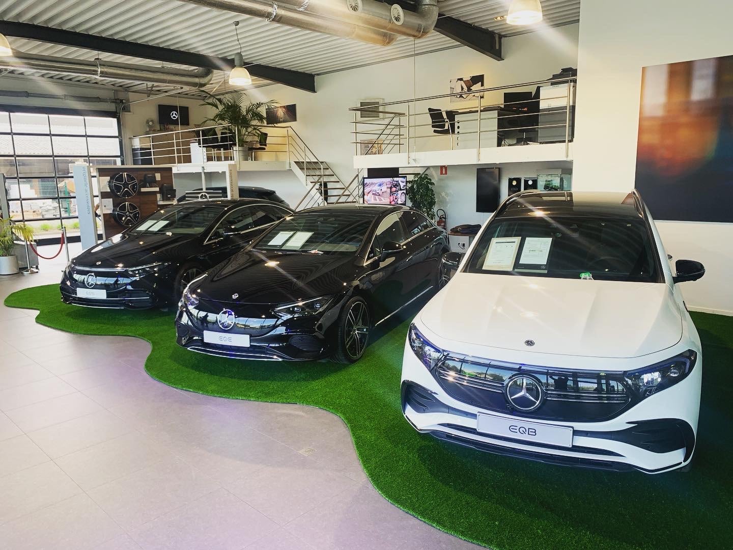 Showroom Mercedes garage